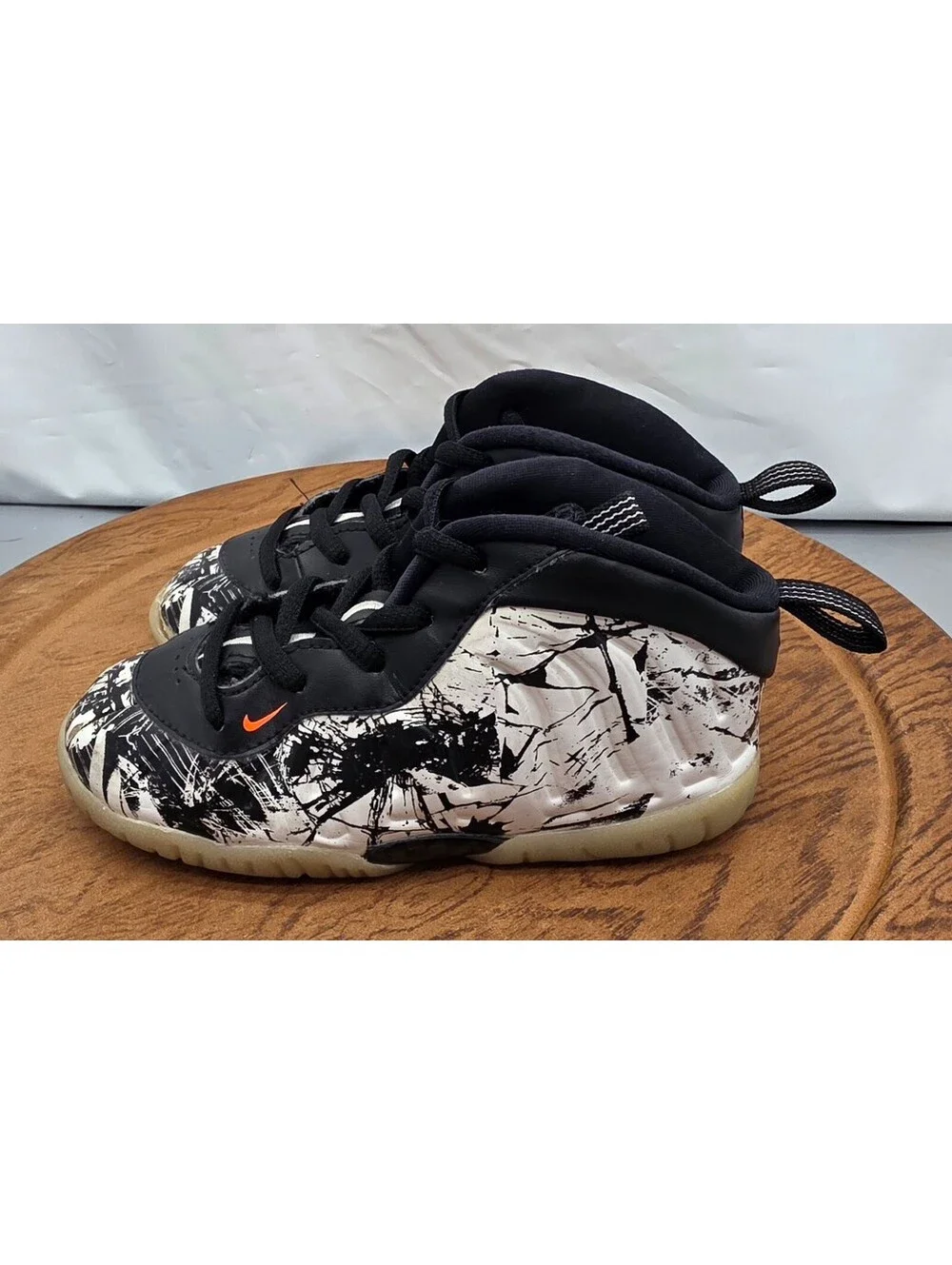 Nike little posite